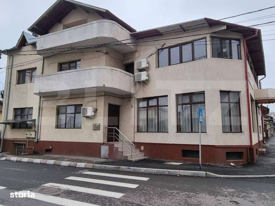 Casa/Vila suprafata utila 547mp, P + Etaj, Zona Centrala Targoviste - Imagine principală: 2/9
