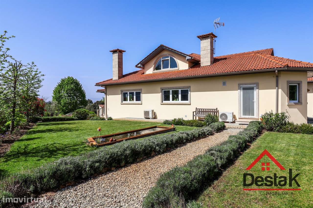 Fantástica Moradia isolada V4 em Lordosa, Viseu-52