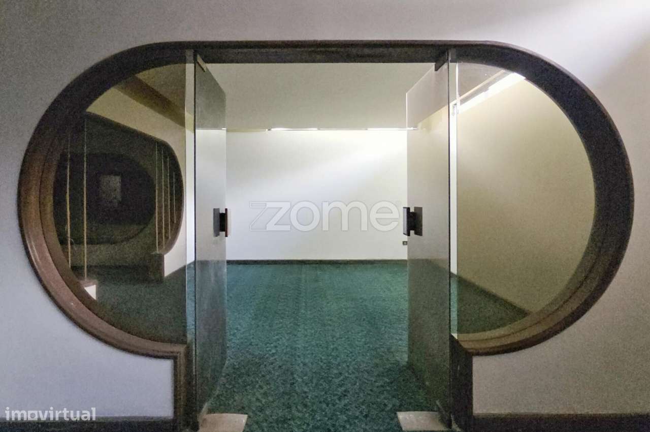 Moradia rara para Reabilitação – Vista Mar | São Pedro Estoril-29