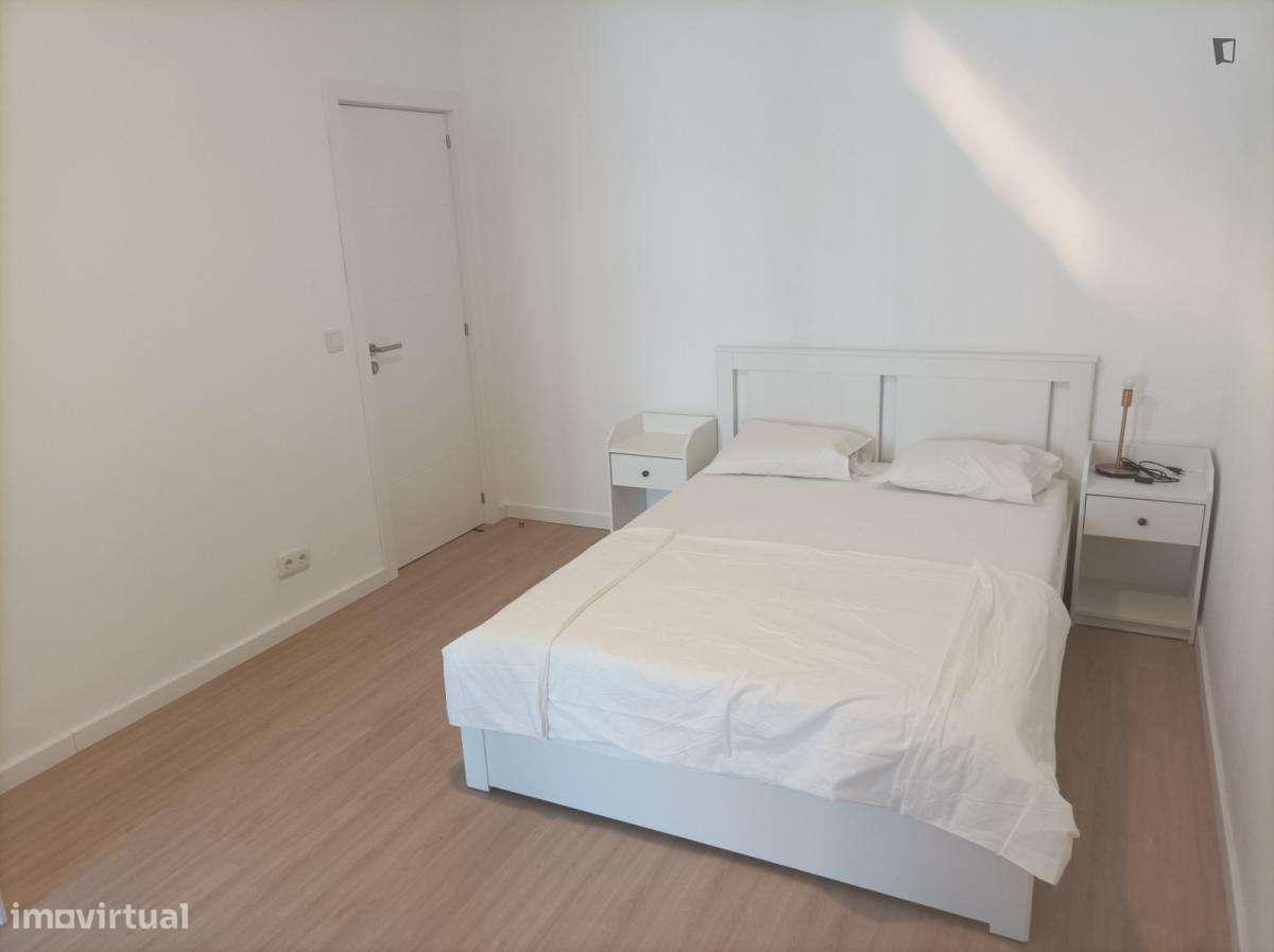 Quarto - localizado em Alameda Lisbon - Grande imagem: 3/10