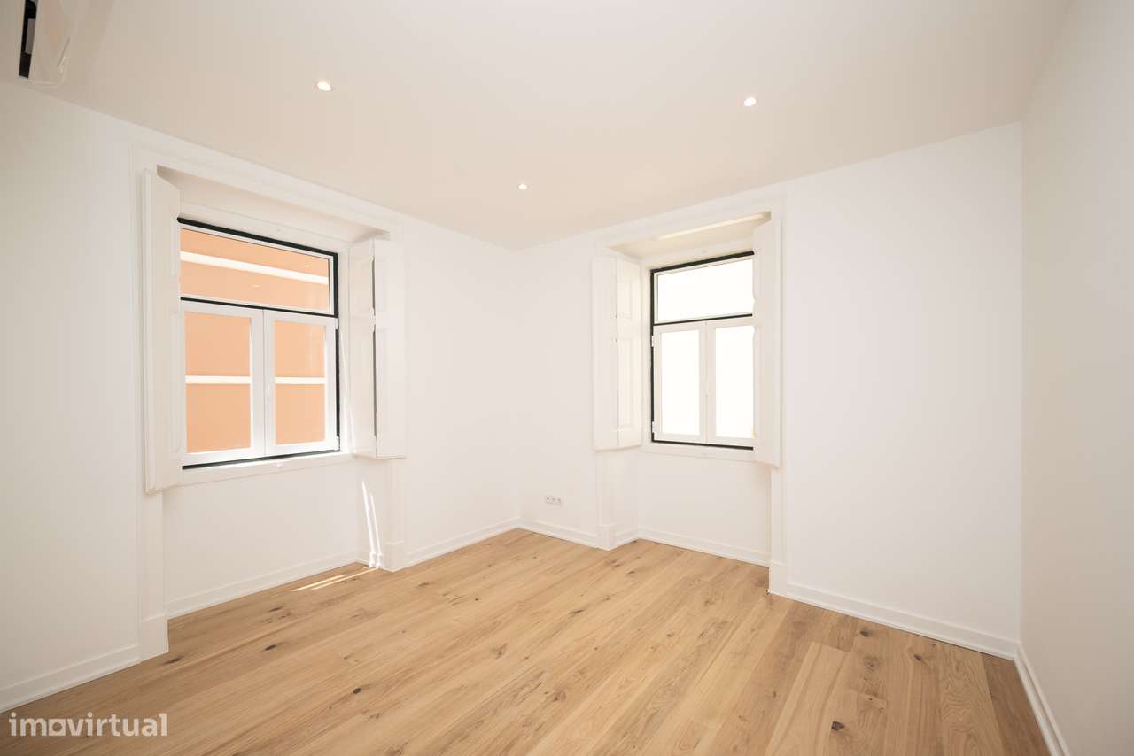 Aluga-se Apartamento T4 perto do Saldanha - Grande imagem: 5/17