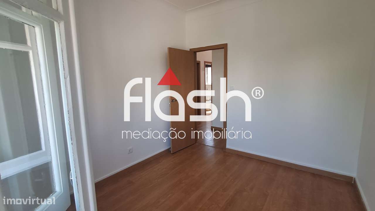 Apartamento T4 nas Mercês-23