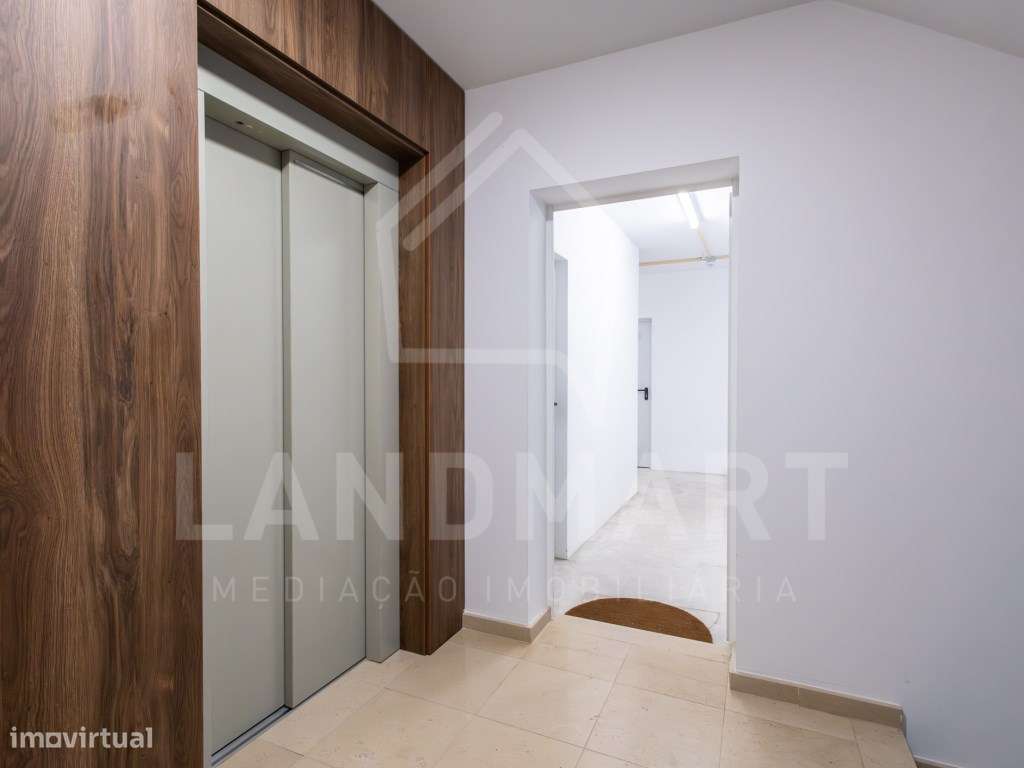 Apartamento T3 Duplex, Centro de Turquel-24