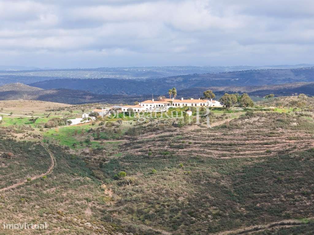 Herdade de Caça Maior com 1000 Hectares + 4 Apartamentos + Anexos-38