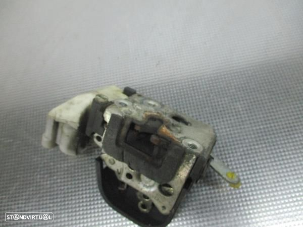 Fecho Porta Tras Esq Alfa Romeo 147 (937_) - 4