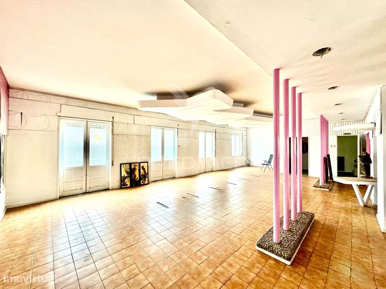 LOJA PARA ARRENDAR -NO CENTRO DE GUIMARÃES - Grande imagem: 5/26