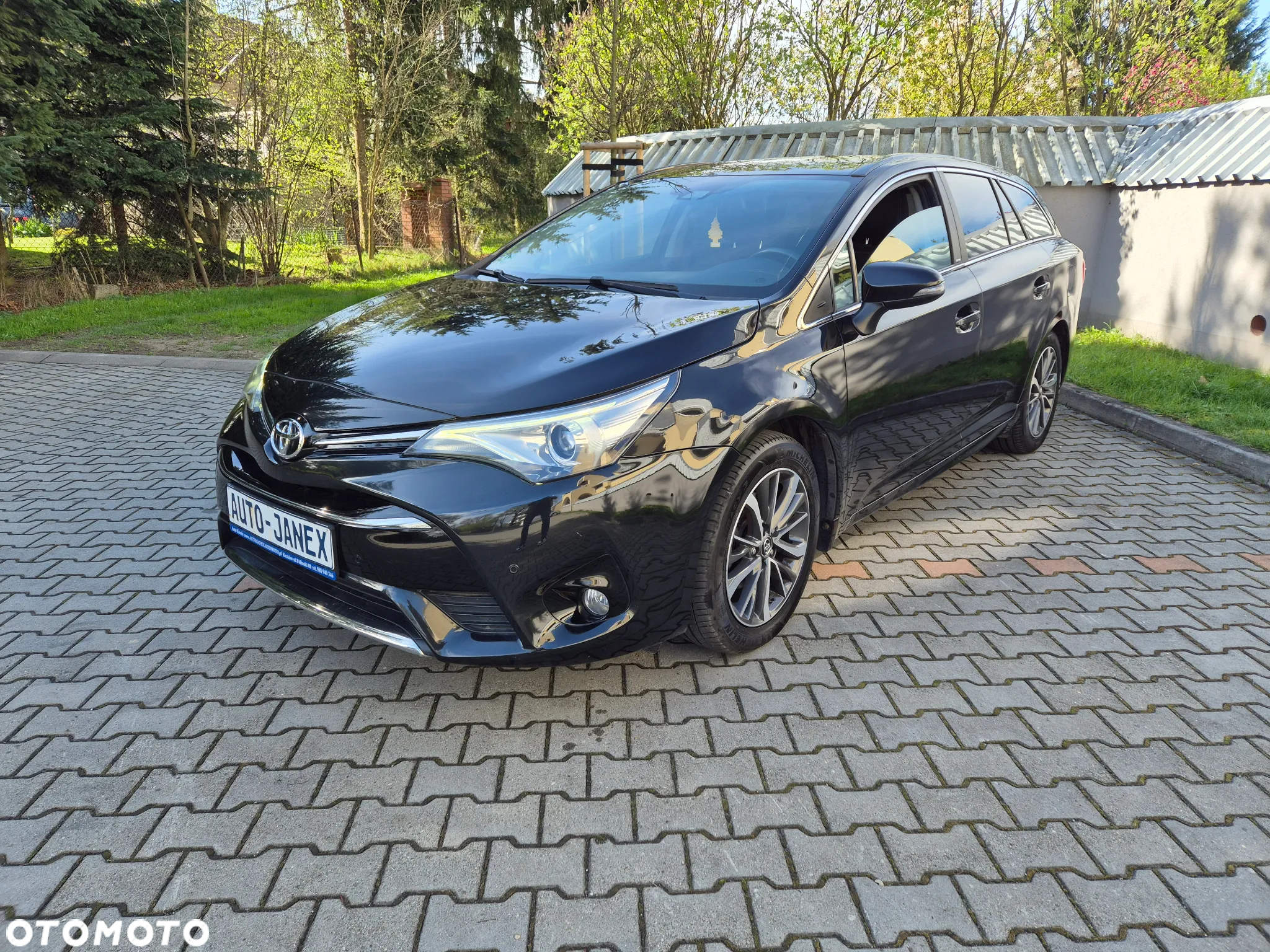 Toyota Avensis Touring Sports 1.8 Edition S+ - 2