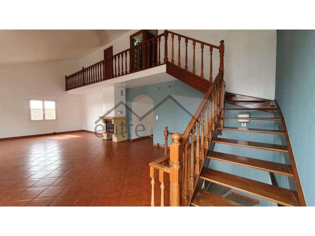 Prédio/Moradia T5 independente - Grande imagem: 2/29