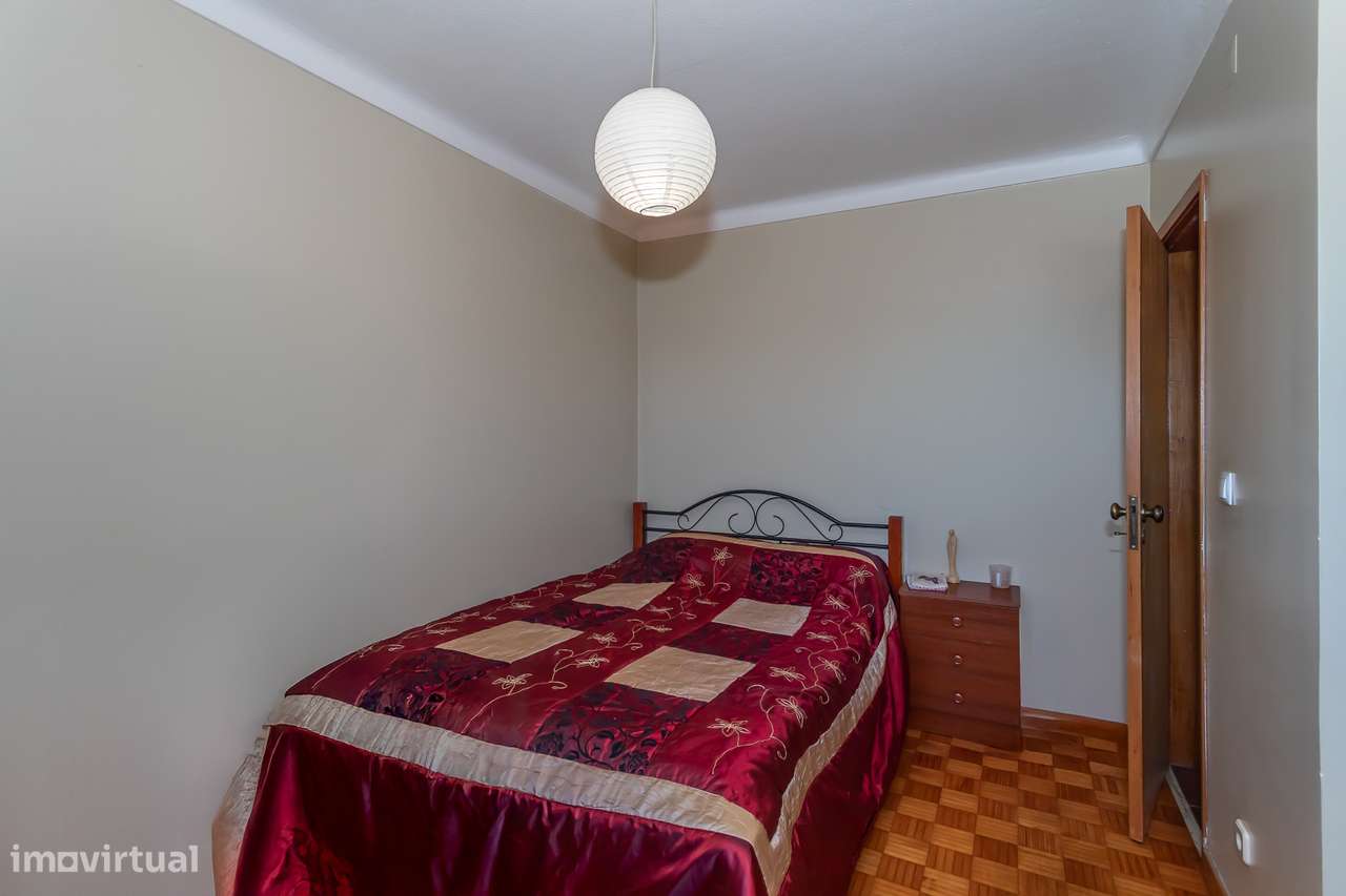 T3 em bom estado de conservação no Algueirão-17