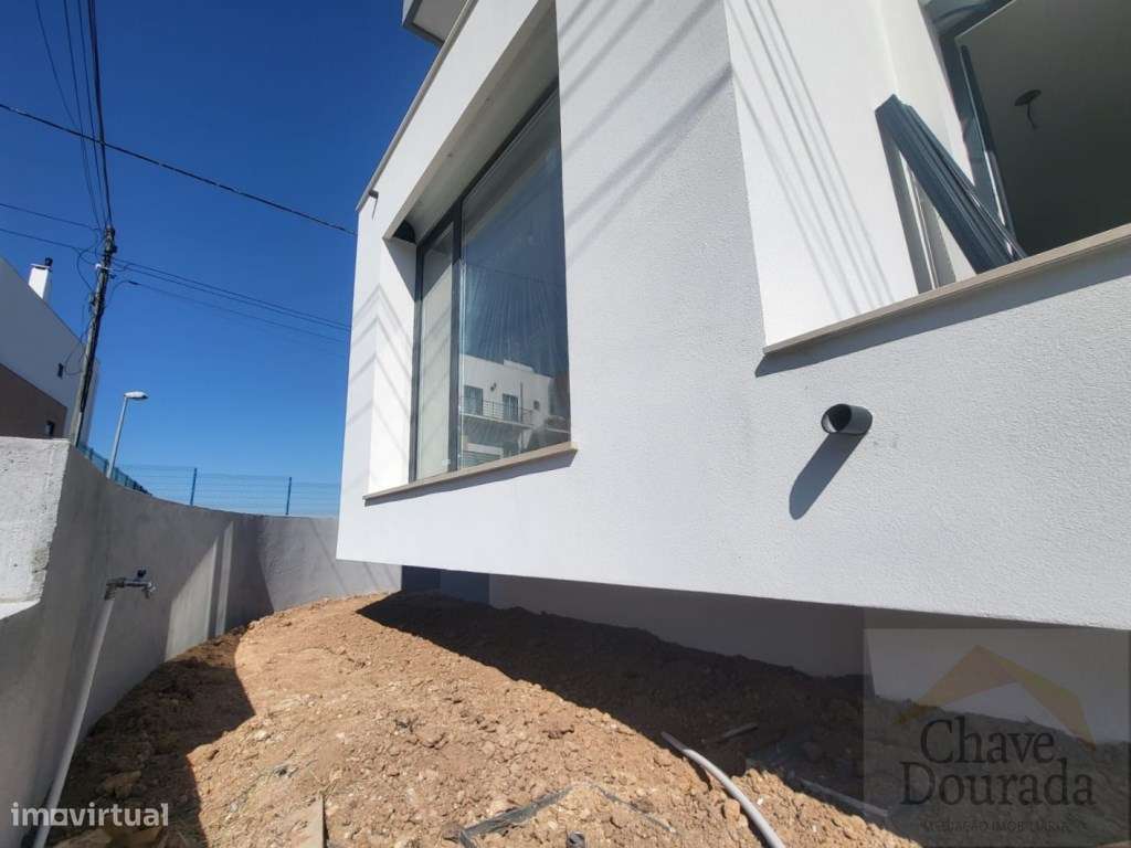 Moradia M3 nova - arquitetura moderna - Grande imagem: 4/38