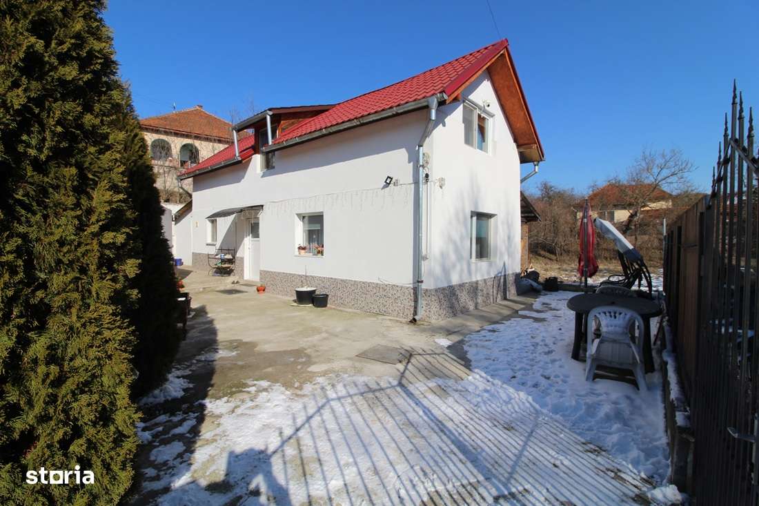 Vând casă Parter+Mansardă în Boș, la 8km de Hunedoara, teren 183mp-0