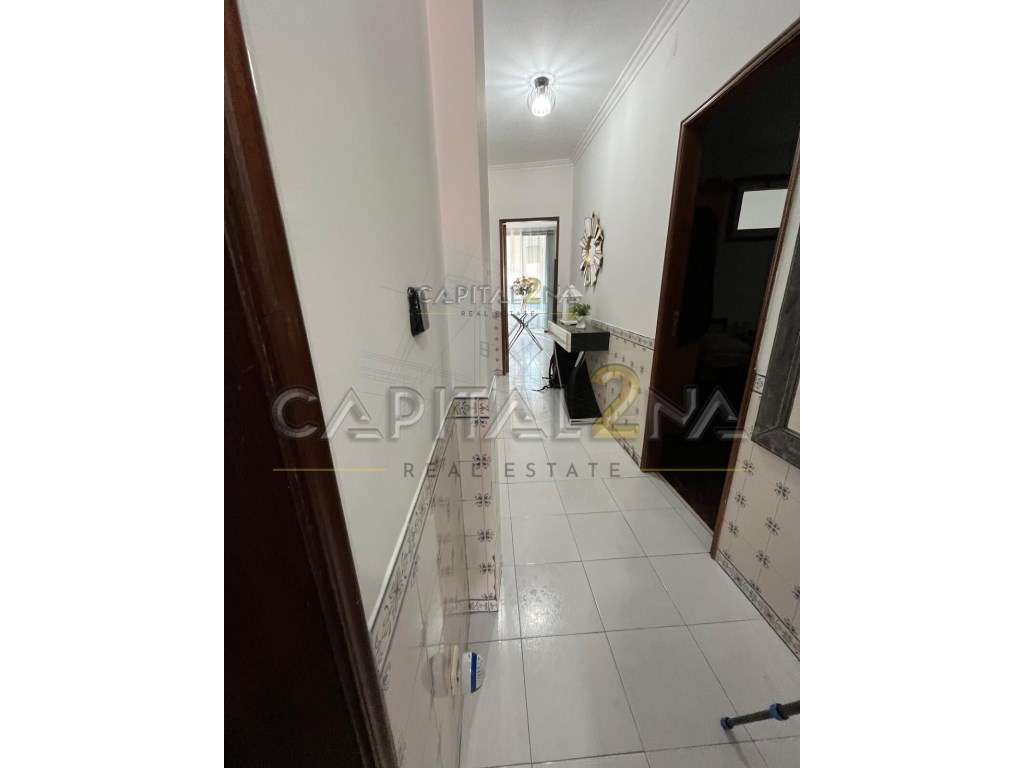 Prédio 4 Apartamentos T3 + Loja e ArmazémPrédio 4 Apartamentos T3 +...-26