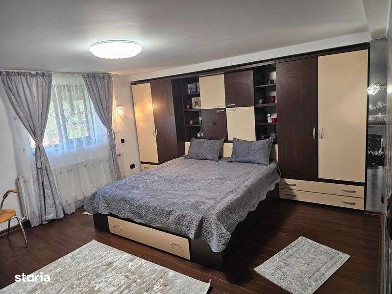 Casa de inchiriat - Imagine principală: 5/8