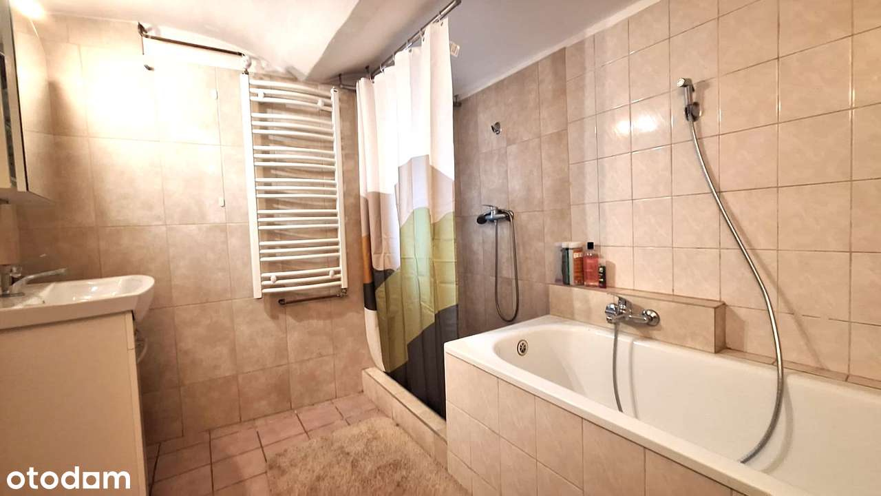 6 mieszkań +3 garaże i zab. Gospodarcze, działka 2 ty. mkw-12