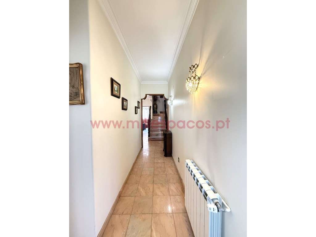 Moradia V6 com Garagem Centro da Cidade-43