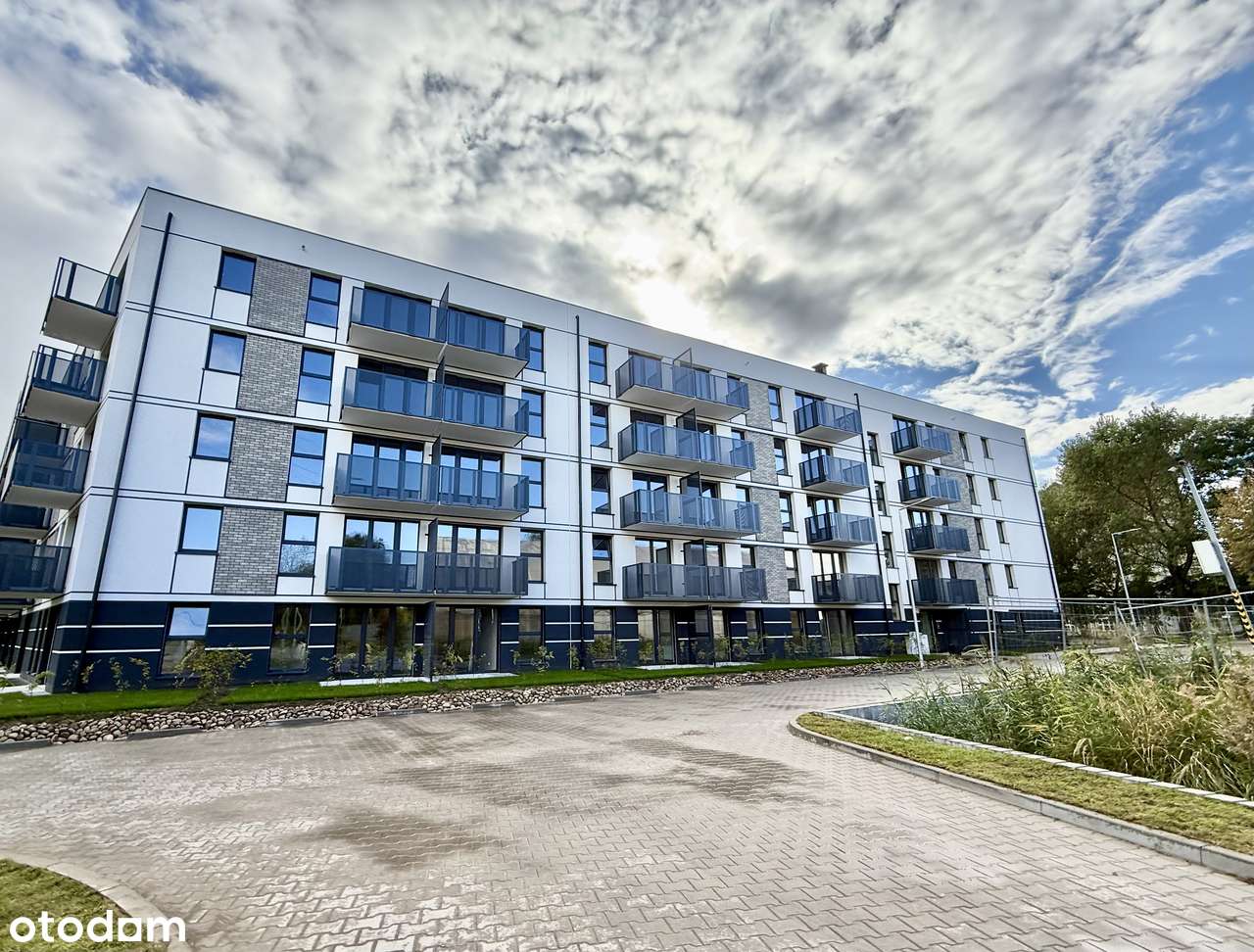 Ostatnie lokale-Inwestuj-Zarabiaj. widok na na rzekę -Opływ Motławy-6