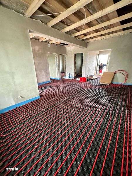 Casa 4 Camere/2 bai, Incalzire Pardoseala, Miroslava-Vorovesti, 420mp - Imagine principală: 5/8