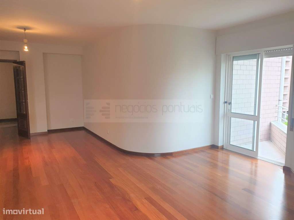 Apartamento T3 - próximo ao Braga Parque, com lugar de garagem-3