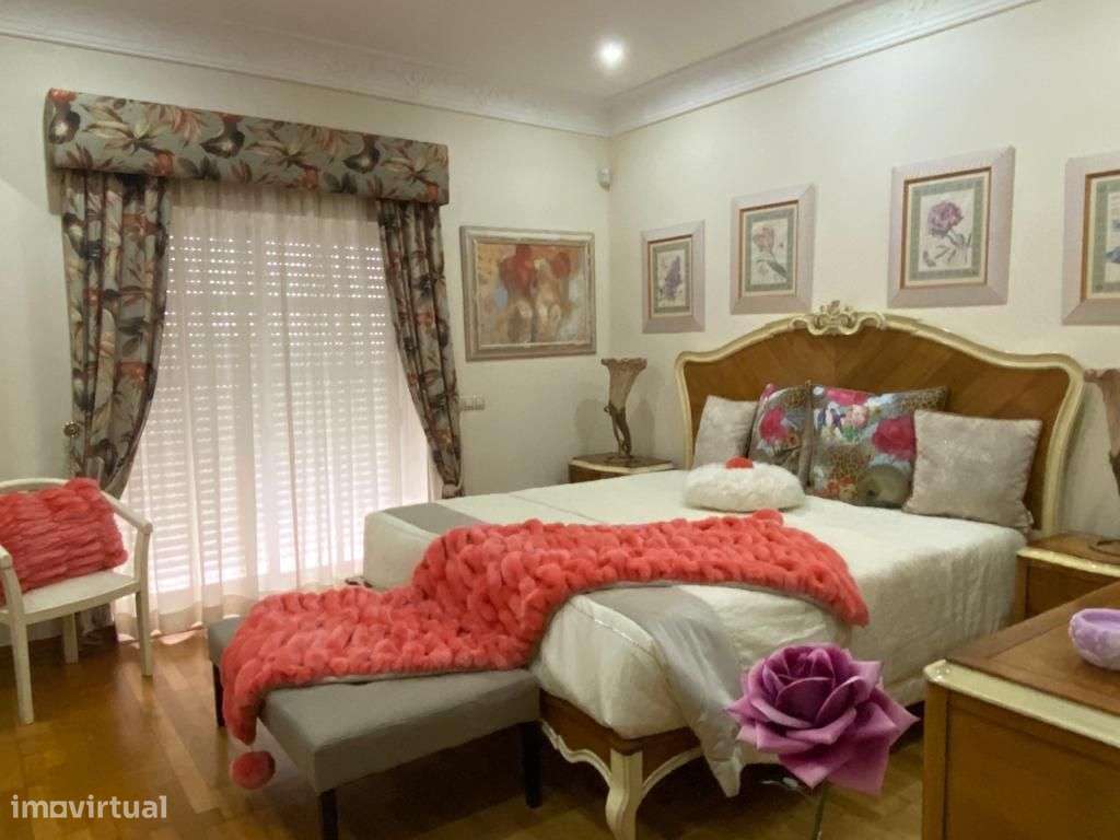 Magnífica Quinta V8 com piscina e deslumbrante vista mar. Localizada-43