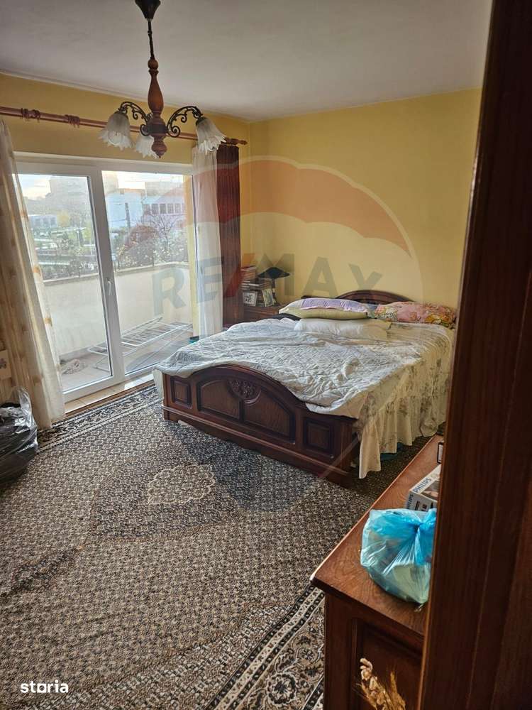 Apartament cu 3 camere de vânzare, str. Hortensiei-7