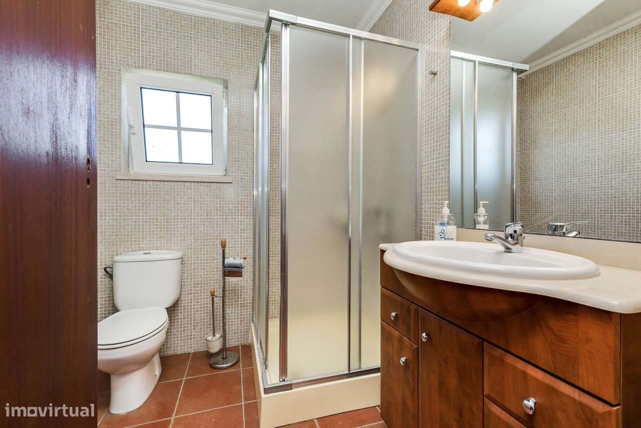 Quinta com Piscina e 2 Hectares a 25 km de Lisboa-12