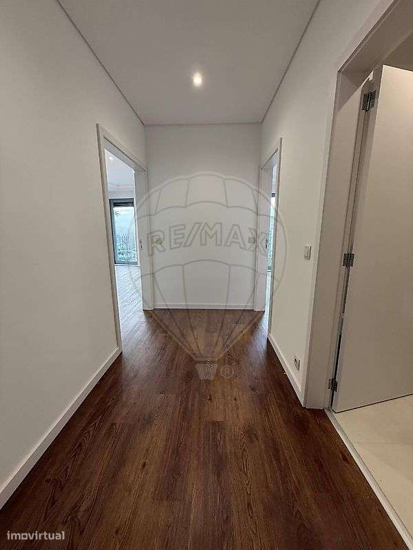 Apartamento T1 para arrendamento - Grande imagem: 2/17