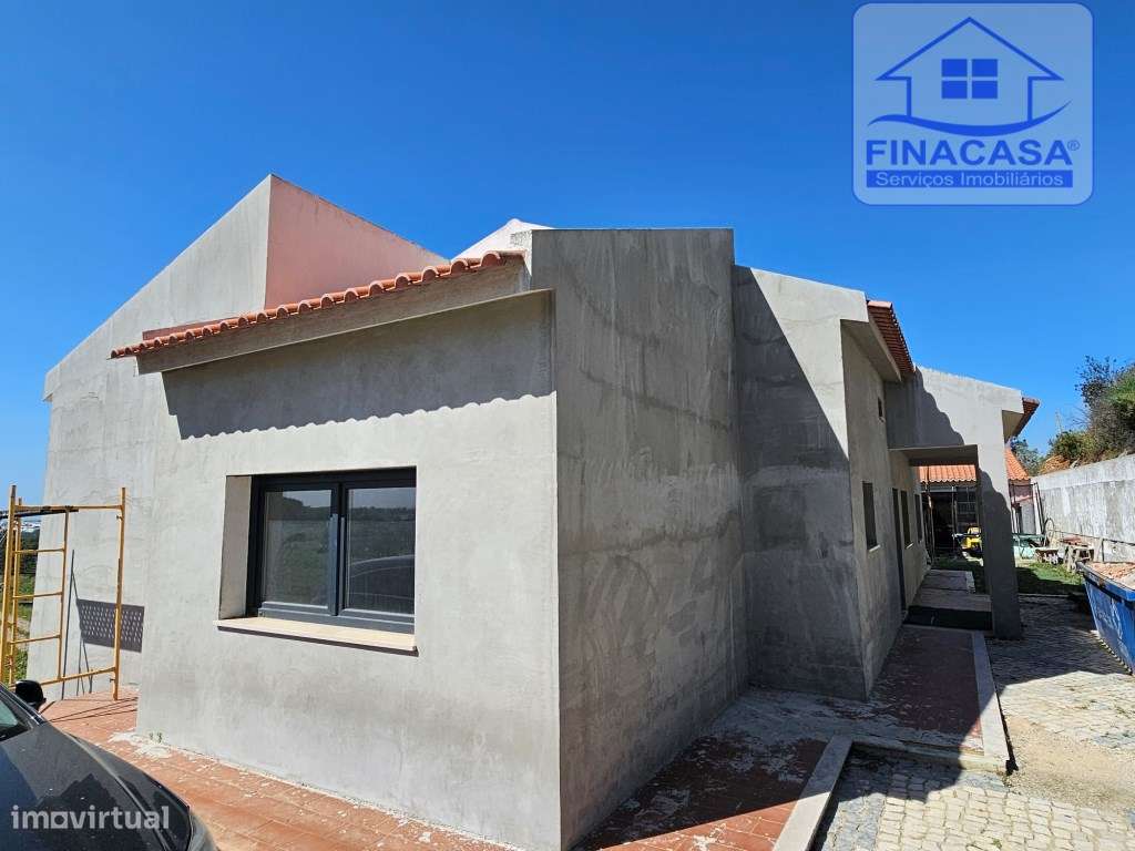 Moradia Isolada em fase de renovação/ remodelação com piscina e jar...-51