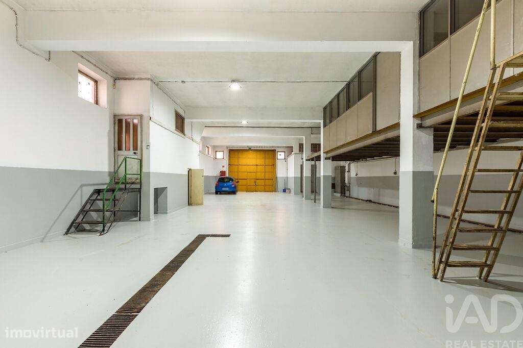 Loja / Estabelecimento Comercial em Casal de Cambra de 1020,00 m2 - Grande imagem: 5/25