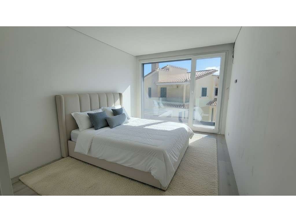 Moradia T2 +1, Contemporânea com Piscina Rua de Conímbriga, Zambuja...-19