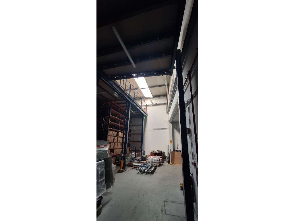 Armazém para Venda e/ou Arrendamento | Zona Industrial de Vialonga ...-23