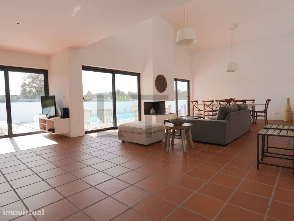 Moradia V4 com Piscina para Venda na Comporta-22