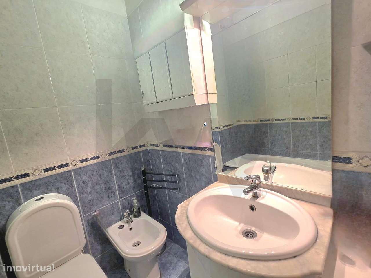 Apartamento T2 com Terraço de 50 m2 e Box Fechada – O Seu Novo Refúgio-22