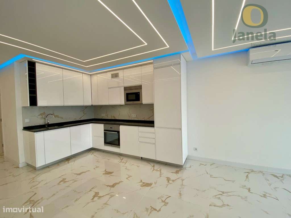 Apartamento T2 Remodelado com Vista Mar em Quarteira - A Sua Oportu... - Grande imagem: 3/28