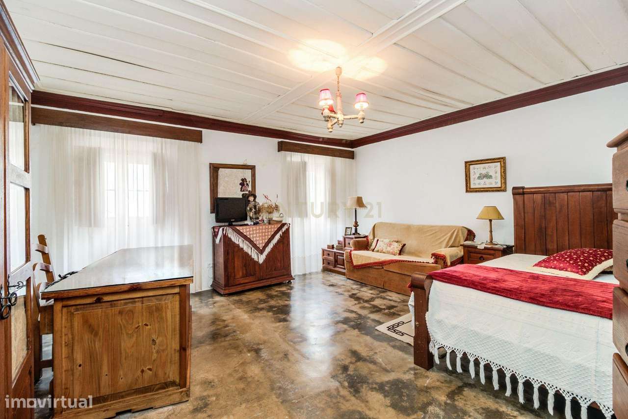 Moradia T5 com 420m2, terreno 461m2, poço, forno, espaços multifuncion - Grande imagem: 5/45