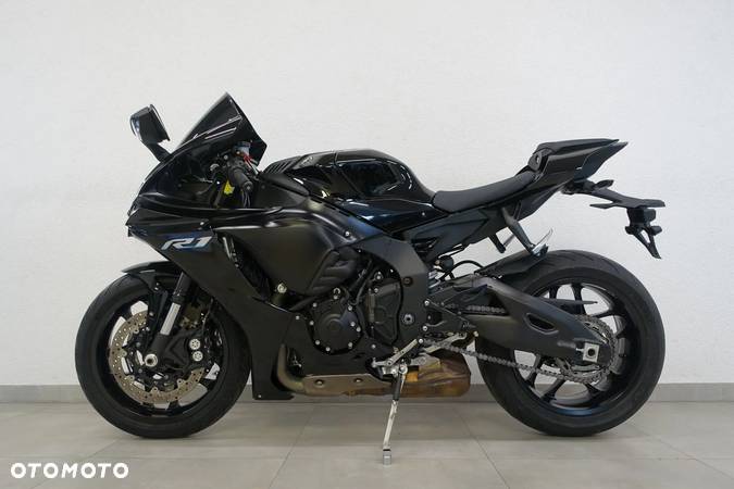 Yamaha R1 - 2