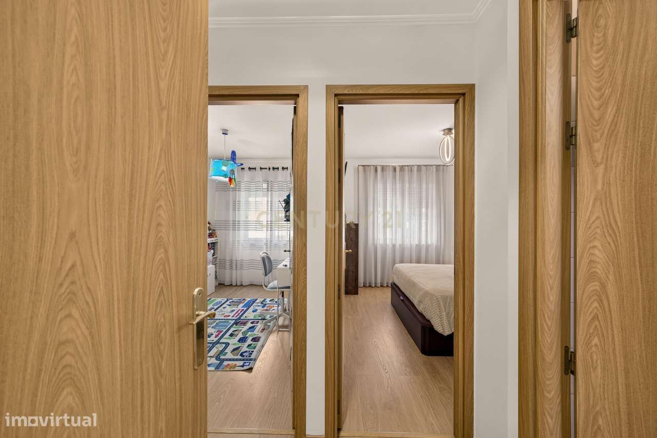 Apartamento T3 com parqueamento privativo (Monte da Caparica)-12