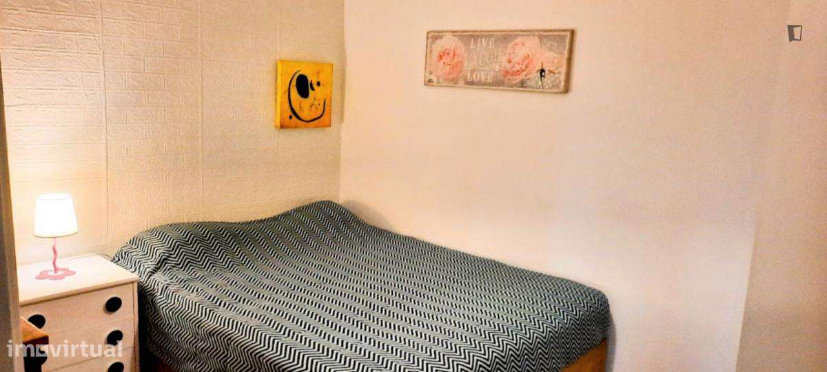 Quarto - localizado em Estrela Lisbon - Grande imagem: 3/9