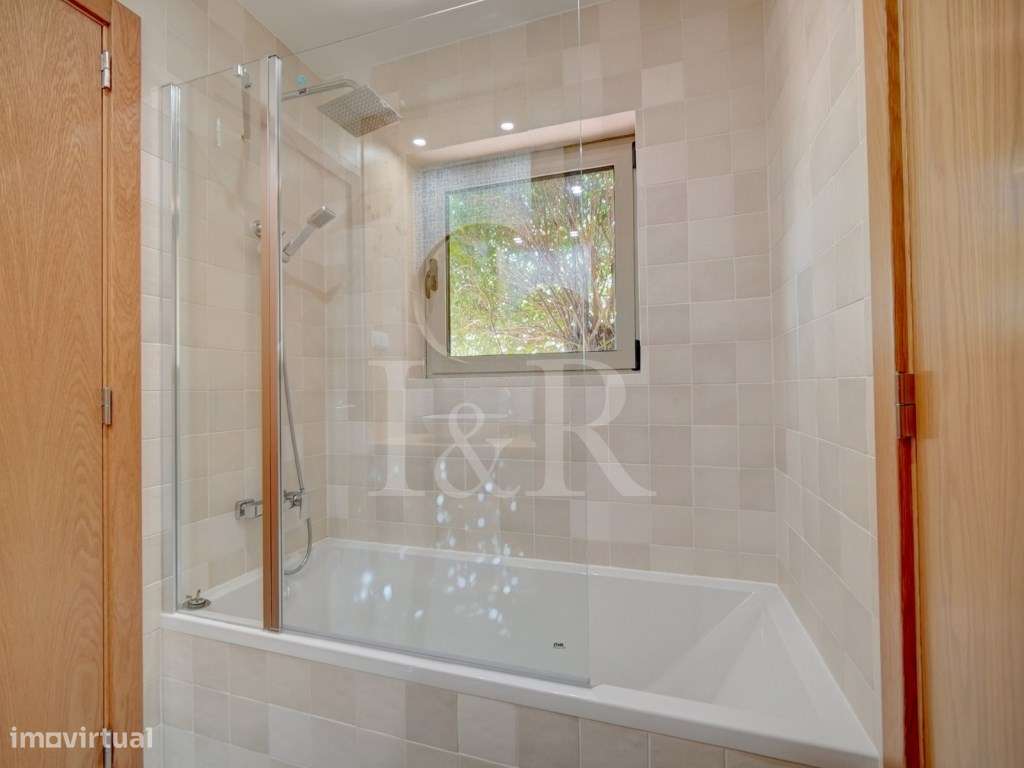 Moradia T2+3 com jardim e vista mar na Azóia, Sintra-46