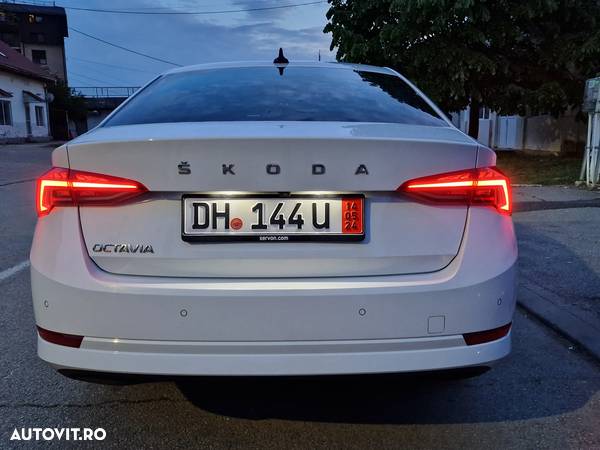 Skoda Octavia 2.0 TDI DSG Style - 6