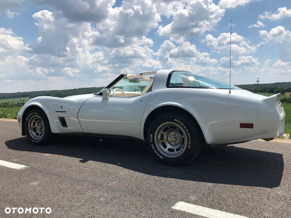 Chevrolet Corvette - 5