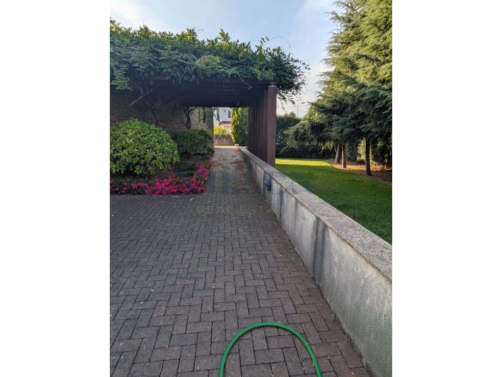 Moradia T5 de Luxo em São Romão do Coronado-52