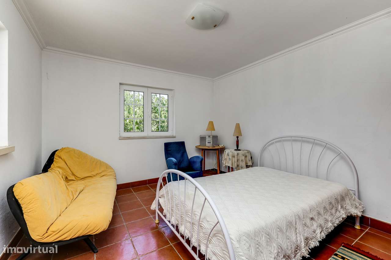Quinta com Piscina e 2 Hectares a 25 km de Lisboa-13