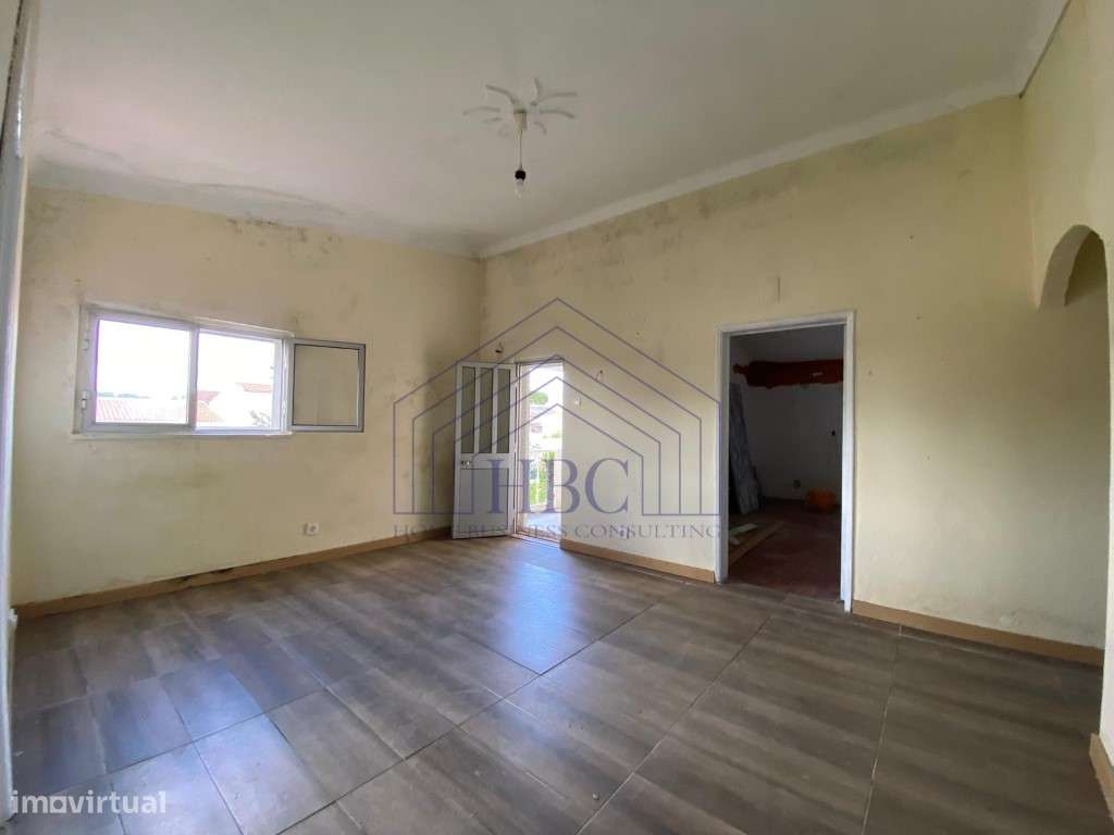 Moradia T3+1 com Grande Potencial na Lagoa de Albufeira - Sesimbra-24