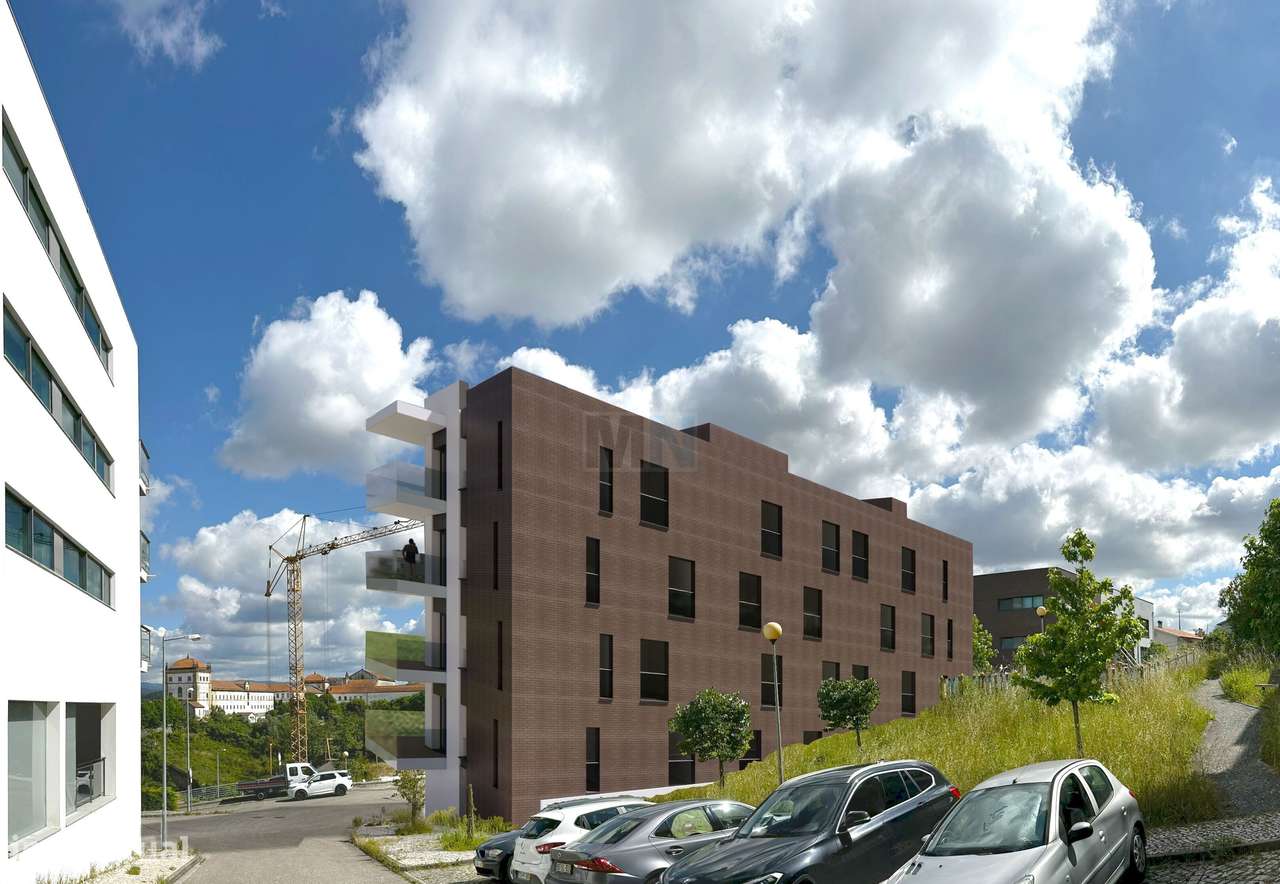 Excelente T4 com garagem  em Santa Clara - Grande imagem: 2/4