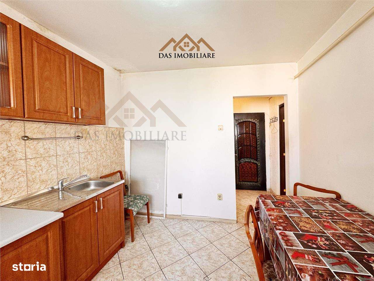 Dragos Voda, etaj 4, garsoniera decomandata - Imagine principală: 1/7