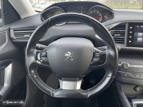 Peugeot 308 1.2 PureTech Allure EAT6 - 16