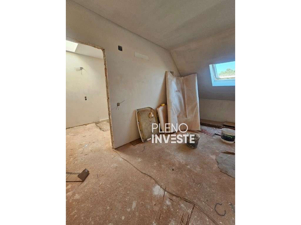 Moradia V3 com piscina Nova construção em Pinhal de Frades-12