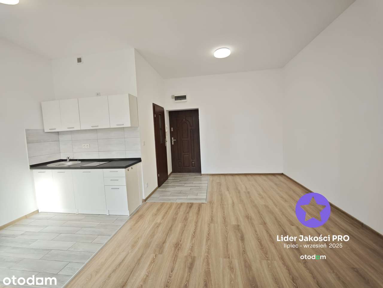 Kawalerka z balkonem w samym centrum Siemianowic! - Pełny obrazek: 1/9