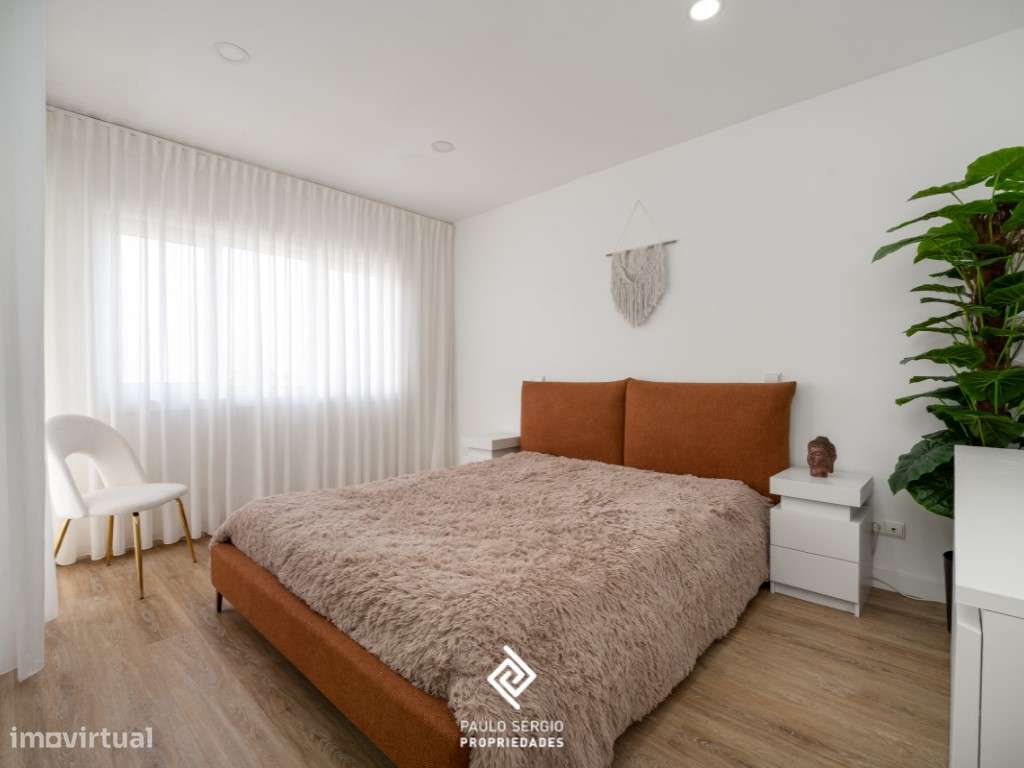 Moradia T3 localizada em Serzedo-12