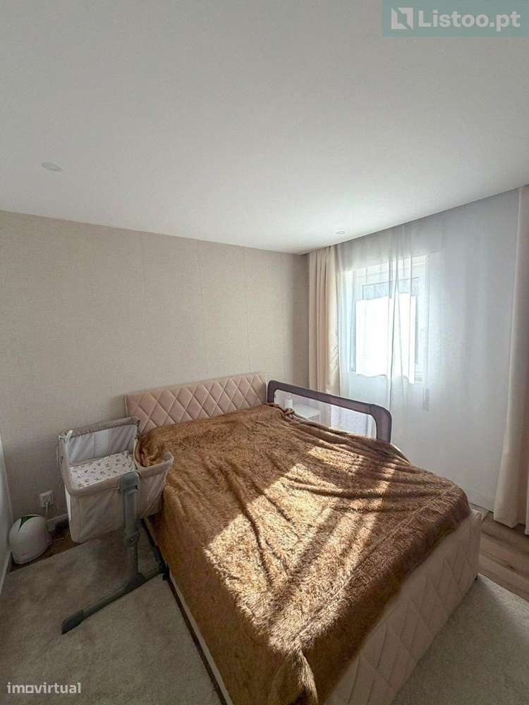 Apartamento T2 Santo António dos Cavaleiros-5